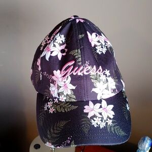 🍁Women's Guess Floral Embroidered Baseball Cap